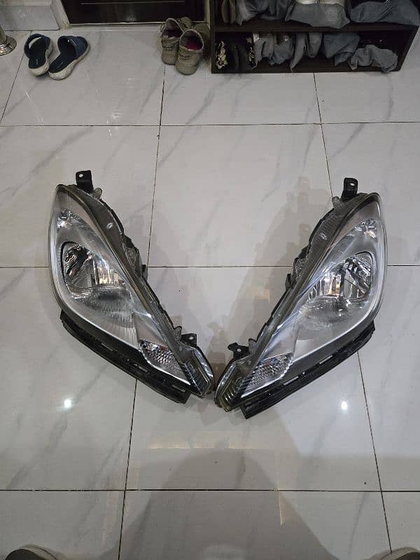 honda fit 2012 front head lights 0