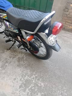 Honda 125 all ok totally janian black colour bio matric available