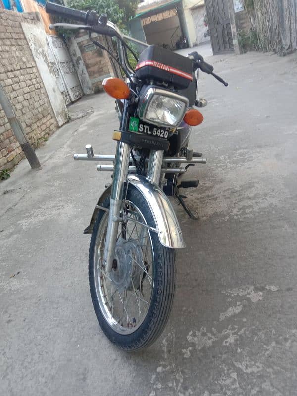 Honda 125 all ok totally janian black colour bio matric available 5