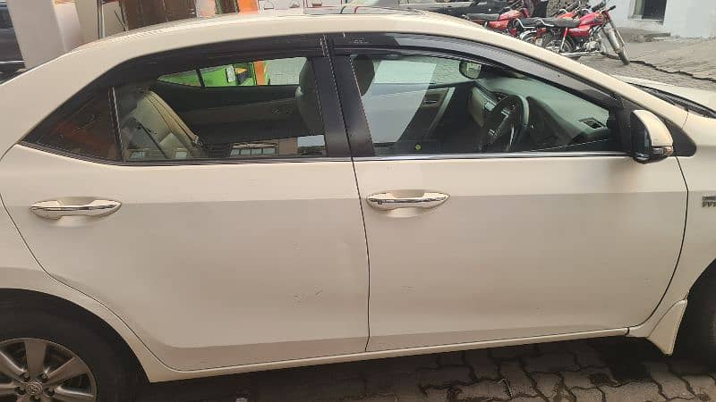 Toyota Altis Grande 2016 3