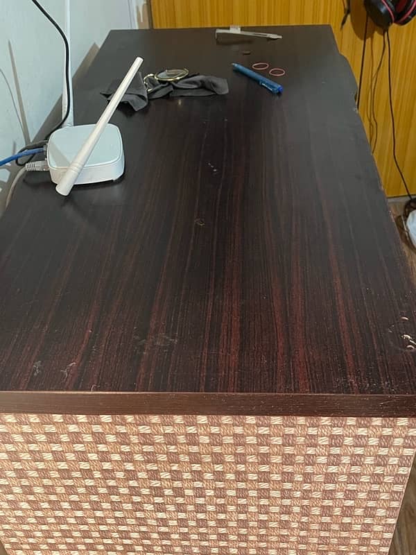 computer table for sale urgently 2