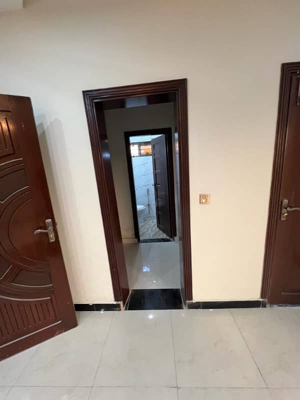 Bahria Enclave Sector B-1 10-Marla Beautiful House Available For Sale In Prime Location Reasonable Demand. 2