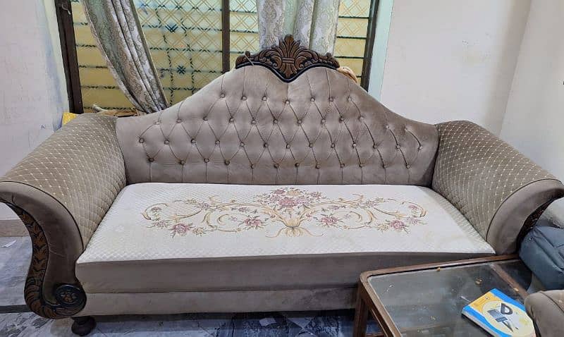 5 seat sofa urgent sale look like new 0