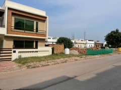 Bahria Enclave Beautiful Location Prime View Sector C3 10 Marla Residential House Available For Sale Reasonable Demand