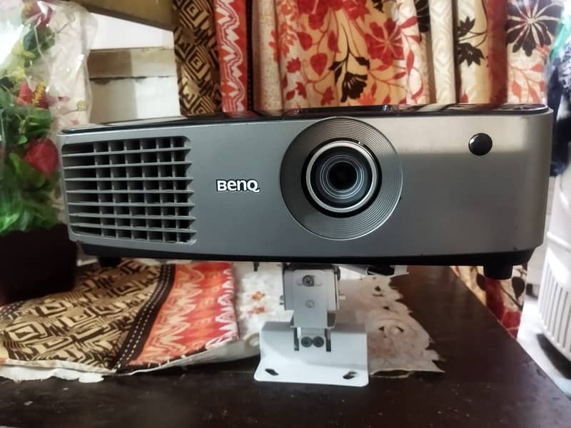 BenQ MX717 DLP Projector / Projector for sale / Projector with cable 0