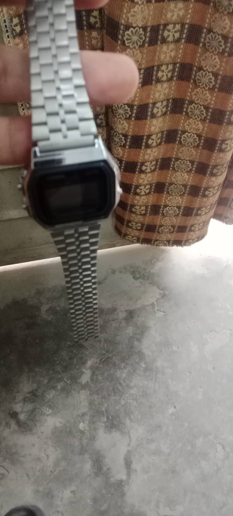 Bai sirf sell dalna ha bilkull new condition ha Casio Japan ki 2