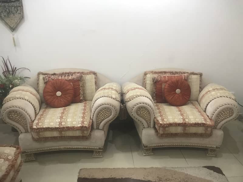 7 seater sofa, bed, center table and side table 2