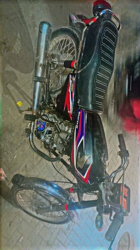 Hi. Speed125 model 2017 Hyderabad number ha urgent sell 1