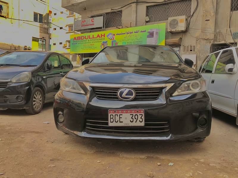 Lexus CT200h 2011 1