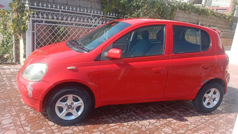 Toyota Vitz 2001 3