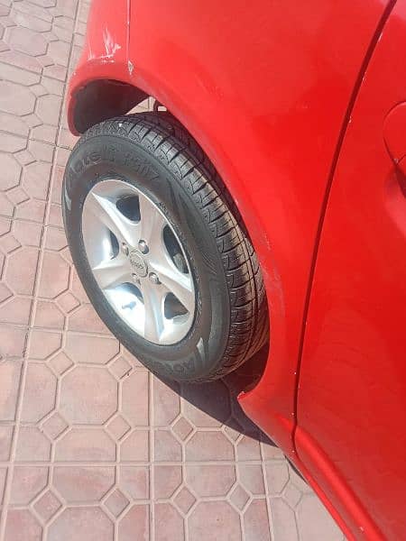 Toyota Vitz 2001 7