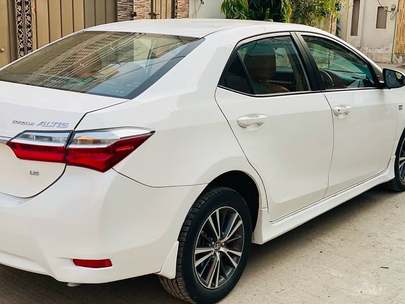 Toyota Corolla Altis 1.6 2018 9