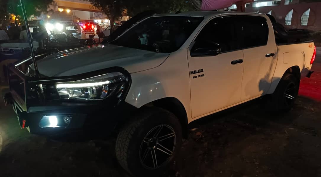 Toyota Hilux REVO V 2019 TOP OF THE LINE 8