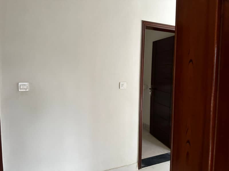 Askari 14 3 bed flat for rent 38