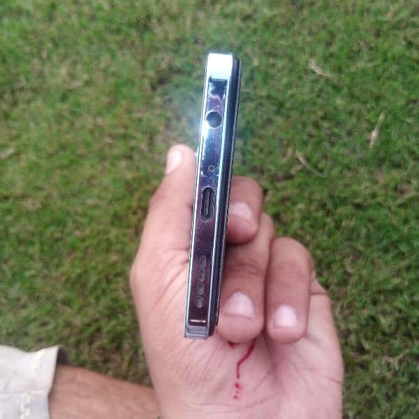 Infinix Hot 40 pro 4