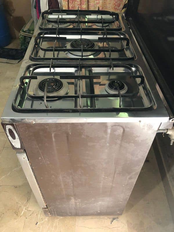 Techno gas 05 burner large oven with baking space 8/10 condition 1