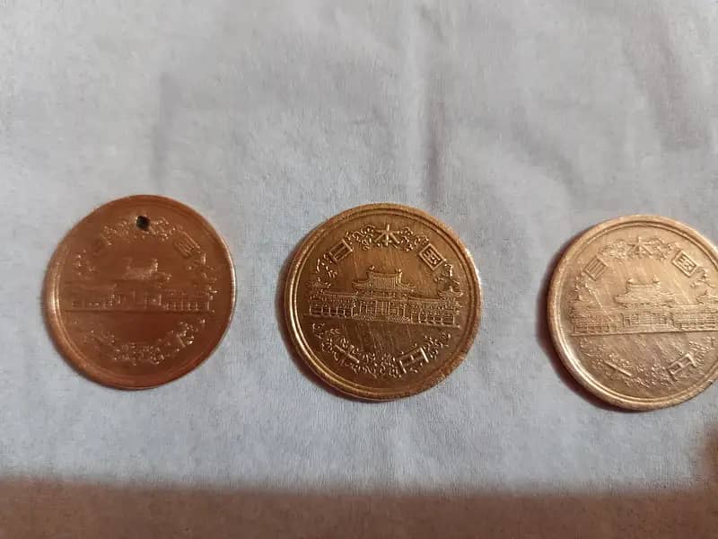 OLD JAPAN COINS: 10 Yen Bronze,50 Yen FLORAL, 100 Yen Beautiful Flower 7