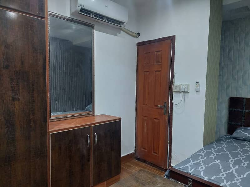 1 Bedroom Furnished Flat For Sale In Block H-3 Johar Town Phase 2 Lahore. 2