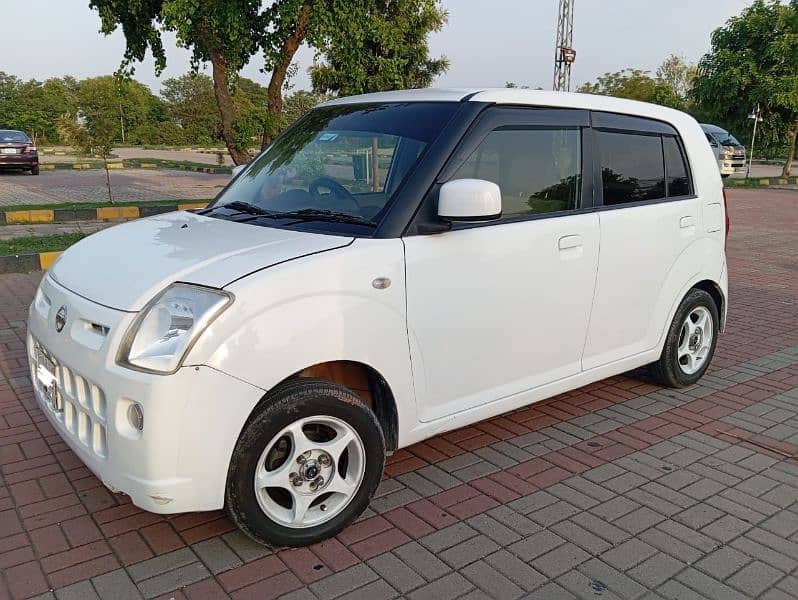 Nissan Pino 2013 1