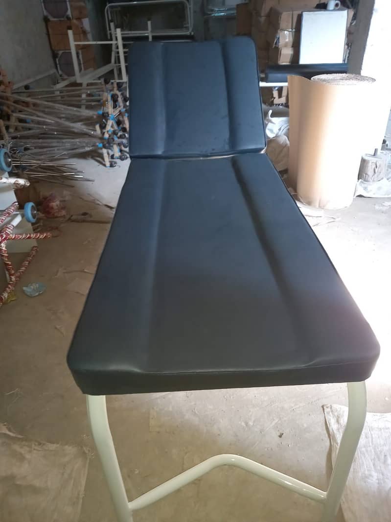 Examination Couch | Guinea Table | Delivery | Drip stand 11