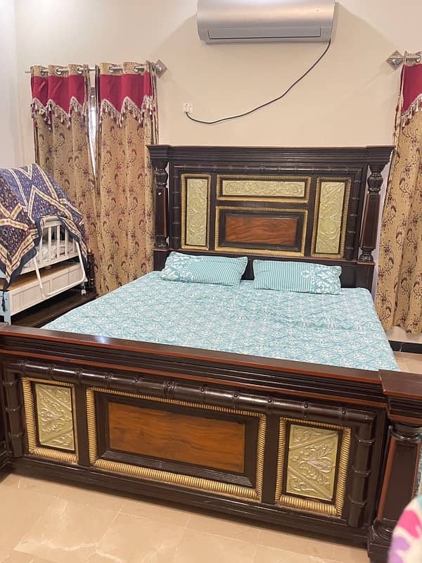 bed set with dressing table in good condition 5