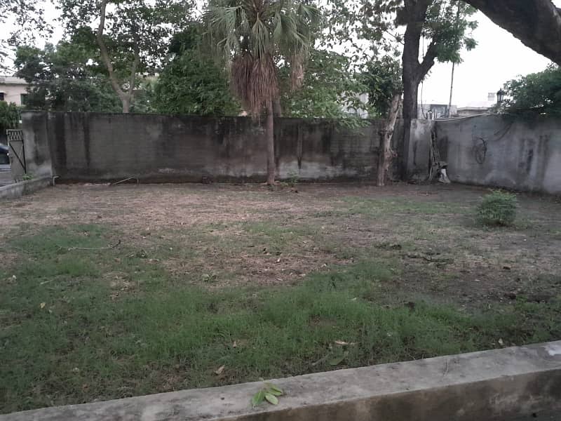 OLD HOUSE AVAILIABLE FOR SALE 0