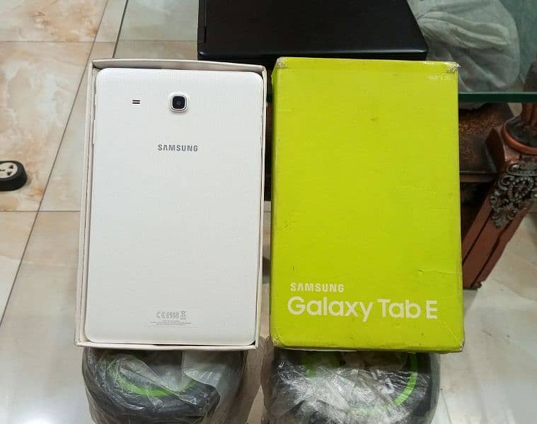 SAMSUNG GALAXY TAB E 10.1 INCHES 5