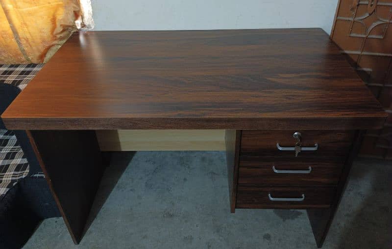 Wooden Computer Table For Sale 1