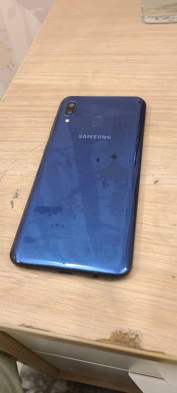 Samsung Galaxy A20 4