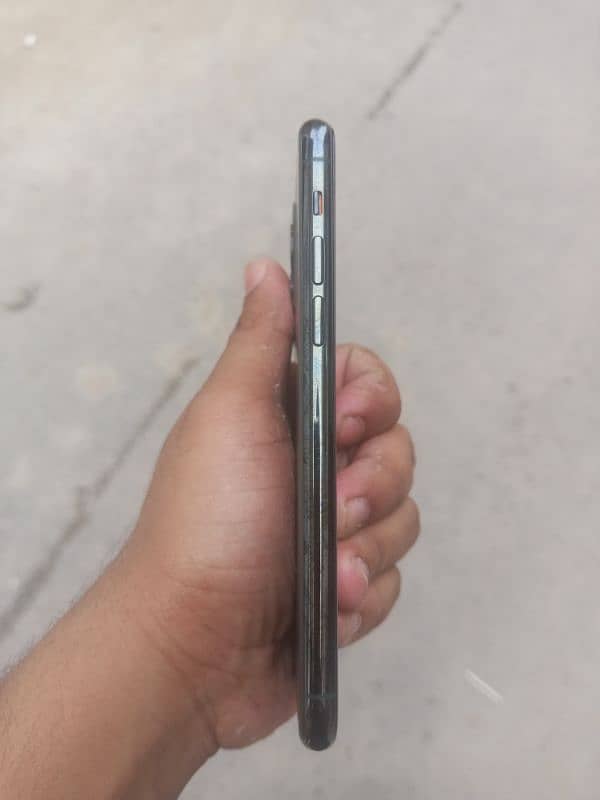 iphone 11 pro pta 64gb 3