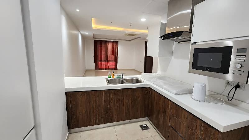 Brand New Sami Furnished High-Rise Apartment In Gold Crest 8