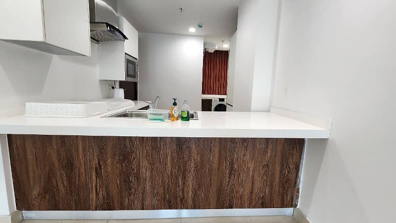 Brand New Sami Furnished High-Rise Apartment In Gold Crest 10