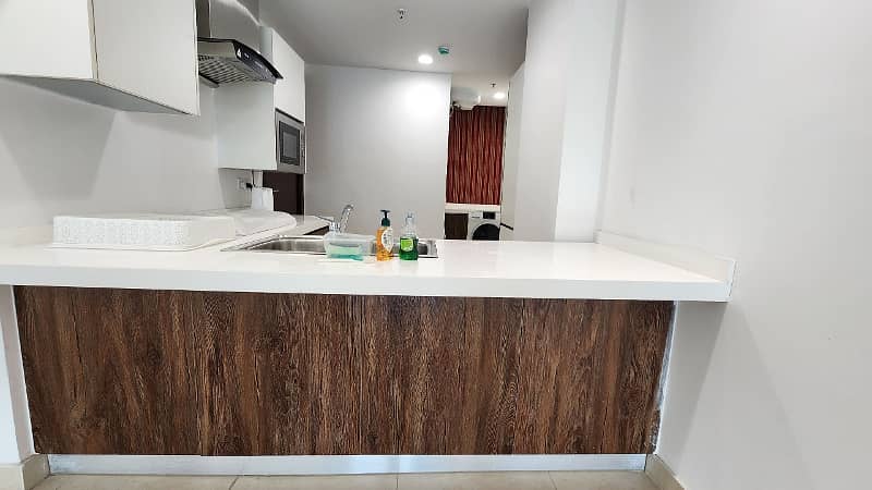 Brand New Sami Furnished High-Rise Apartment In Gold Crest 11