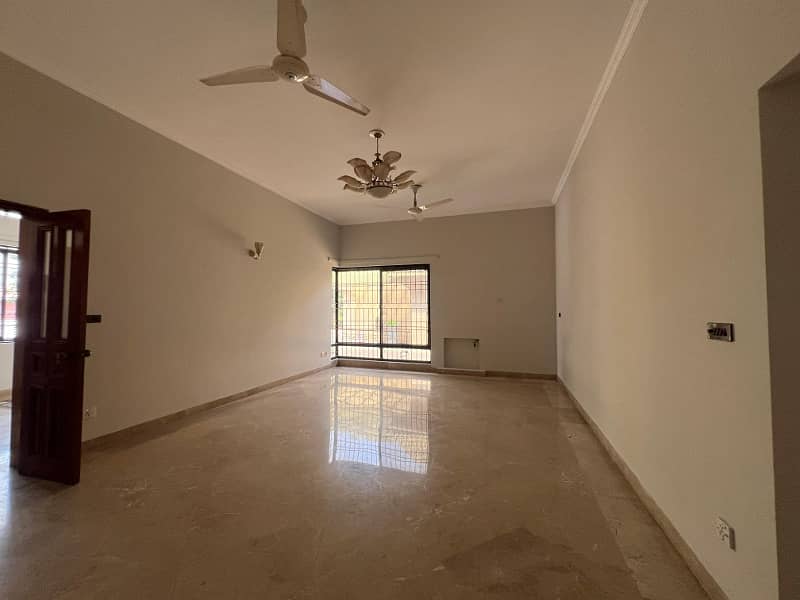 01 Kanal Modern Design House For Rent W Block DHA Phase 3 4