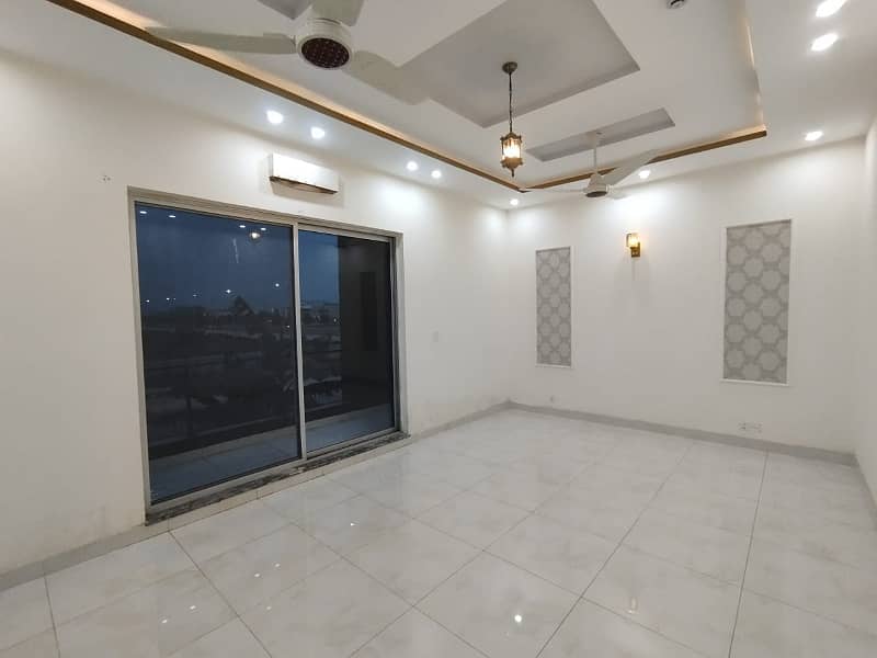 01 Kanal Modern Design House For Rent W Block DHA Phase 3 10