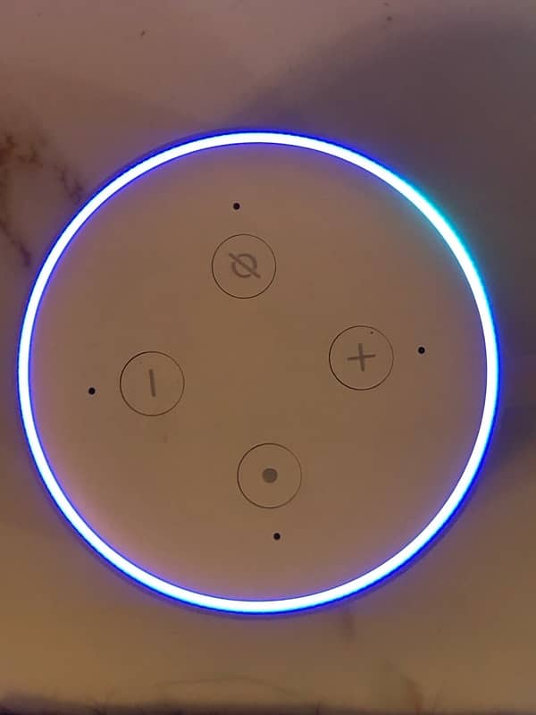 Amazon Echo dot 3 (3rd Gen) 1