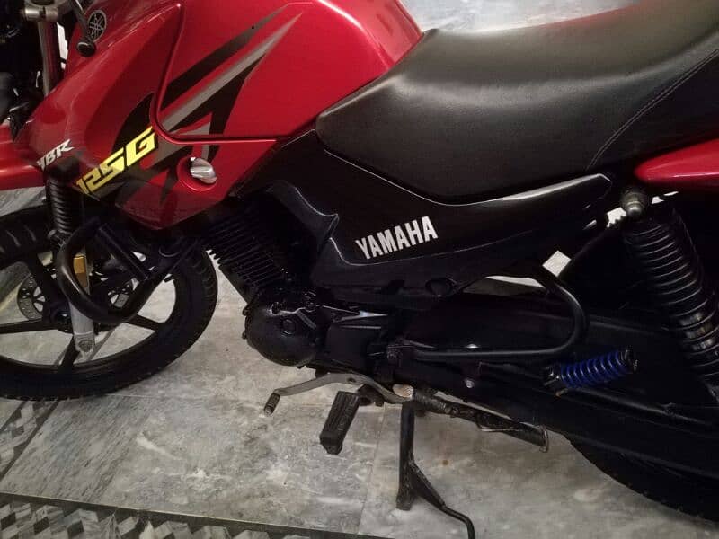 Yamaha ybr 125G 3