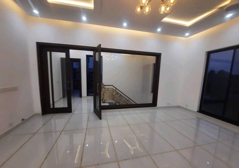 Prime Location 1 Kanal House Situated In DHA Phase 6 - Block F For Rent 2