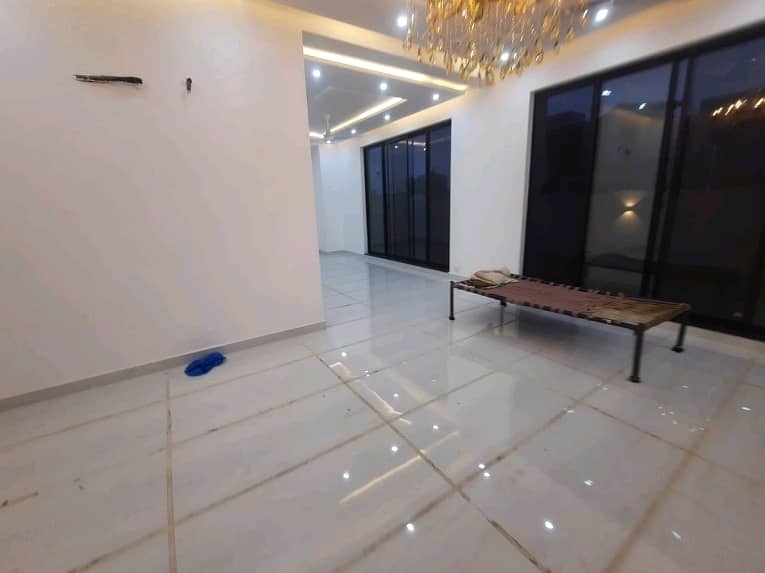 Prime Location 1 Kanal House Situated In DHA Phase 6 - Block F For Rent 5