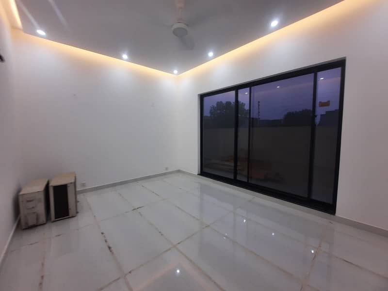 Prime Location 1 Kanal House Situated In DHA Phase 6 - Block F For Rent 11