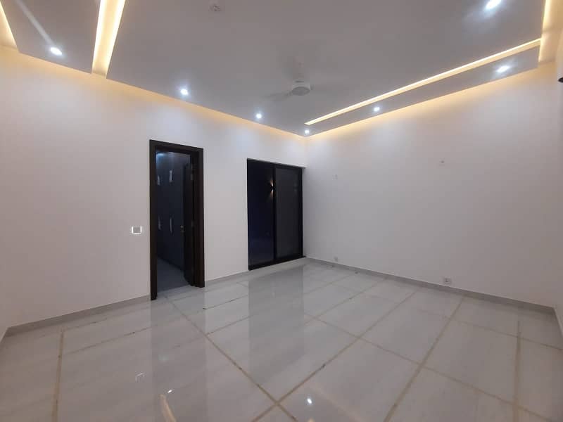 Prime Location 1 Kanal House Situated In DHA Phase 6 - Block F For Rent 14