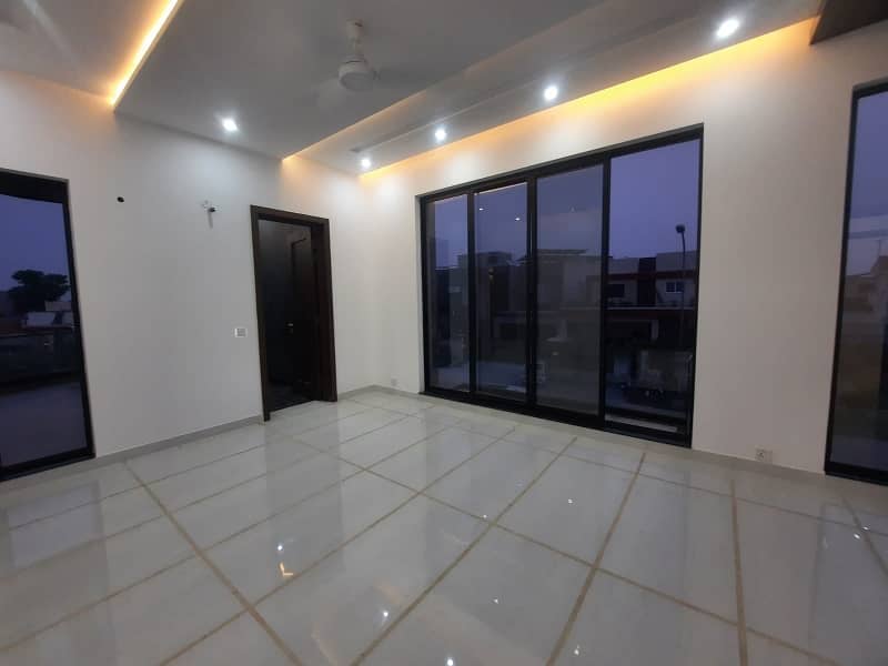 Prime Location 1 Kanal House Situated In DHA Phase 6 - Block F For Rent 15