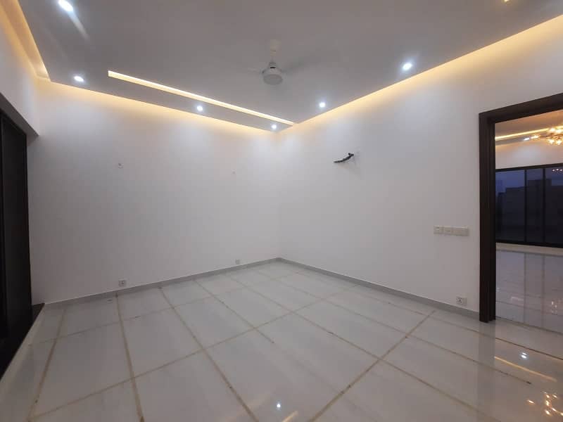 Prime Location 1 Kanal House Situated In DHA Phase 6 - Block F For Rent 20