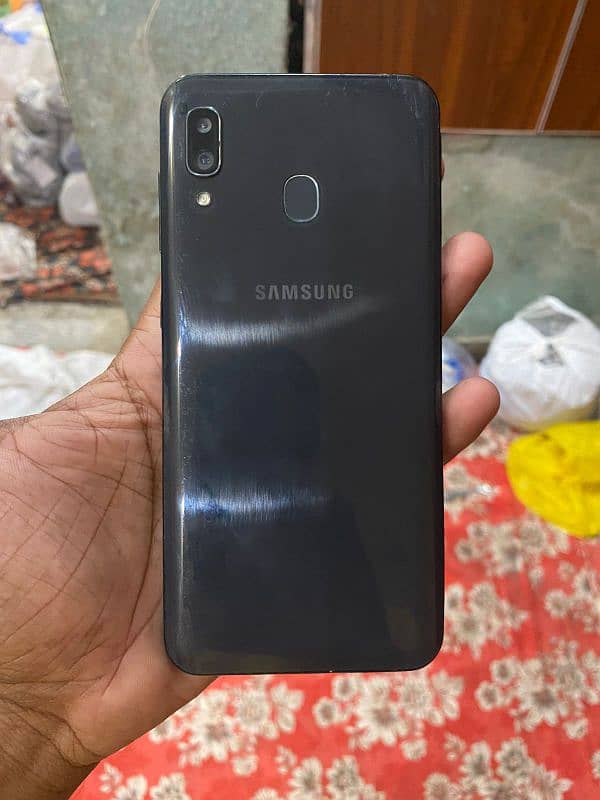 Samsung A30 4/64 only  exchange kro gy 1