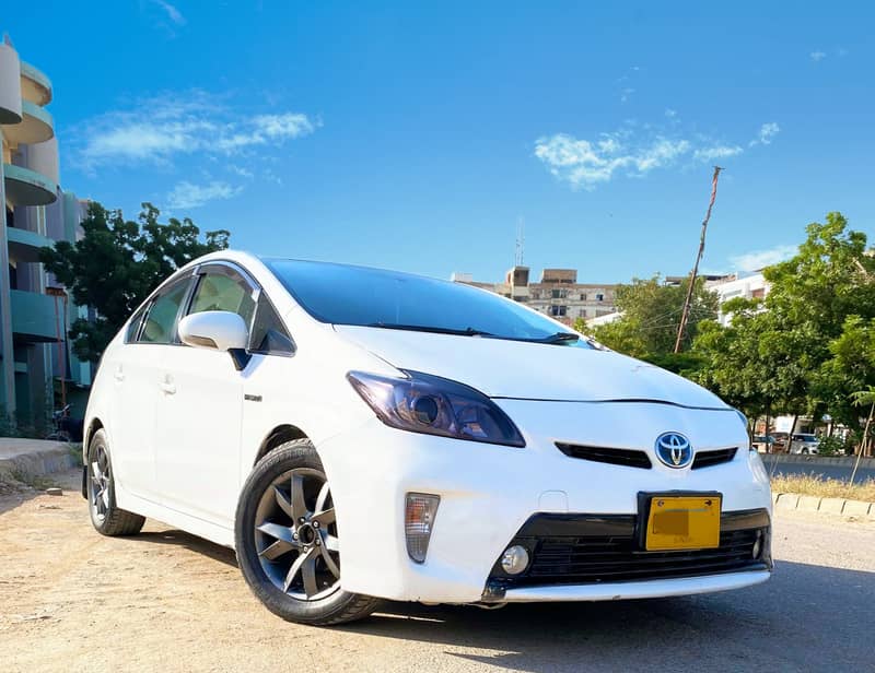 Toyota Prius 2013 S LED 1.8 EDITION 2