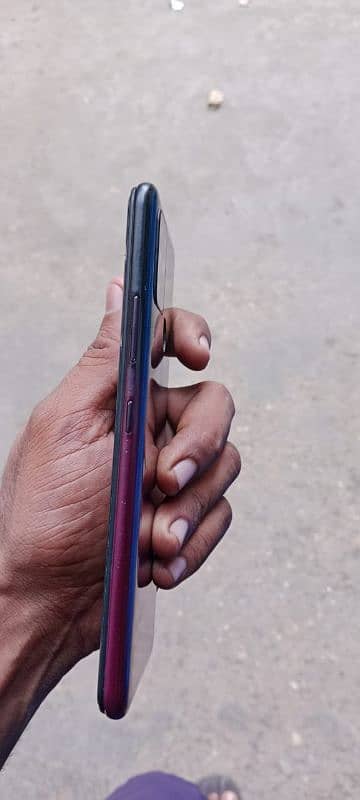 Infinix Hot 10 4/64 Gb 10/9 condition set with charger 3