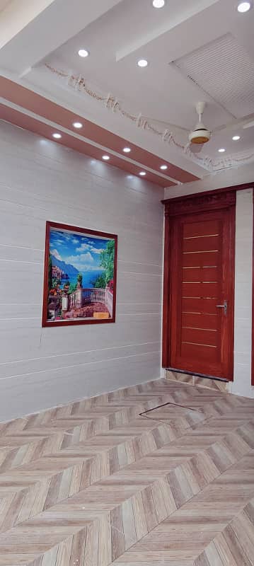 HOT LOCATION FACING PARK LOWER PORTION AVAILABLE FOR RENT IN  DREAM GARDENS  LAHORE. 9