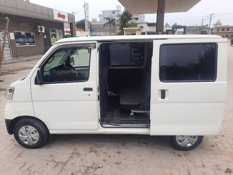 Daihatsu Hijet 2018 6