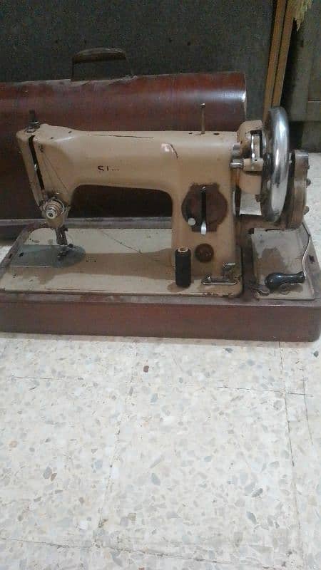 Antique Singar silai machine 50 years old 0