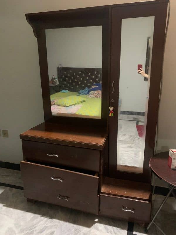 dressing table for sell 0